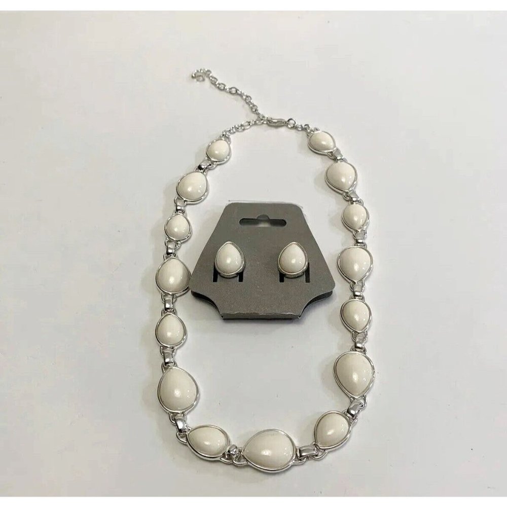 Napier Necklace Pierced Earrings Silvertone Creamy White Teardrop Lobster Clasp